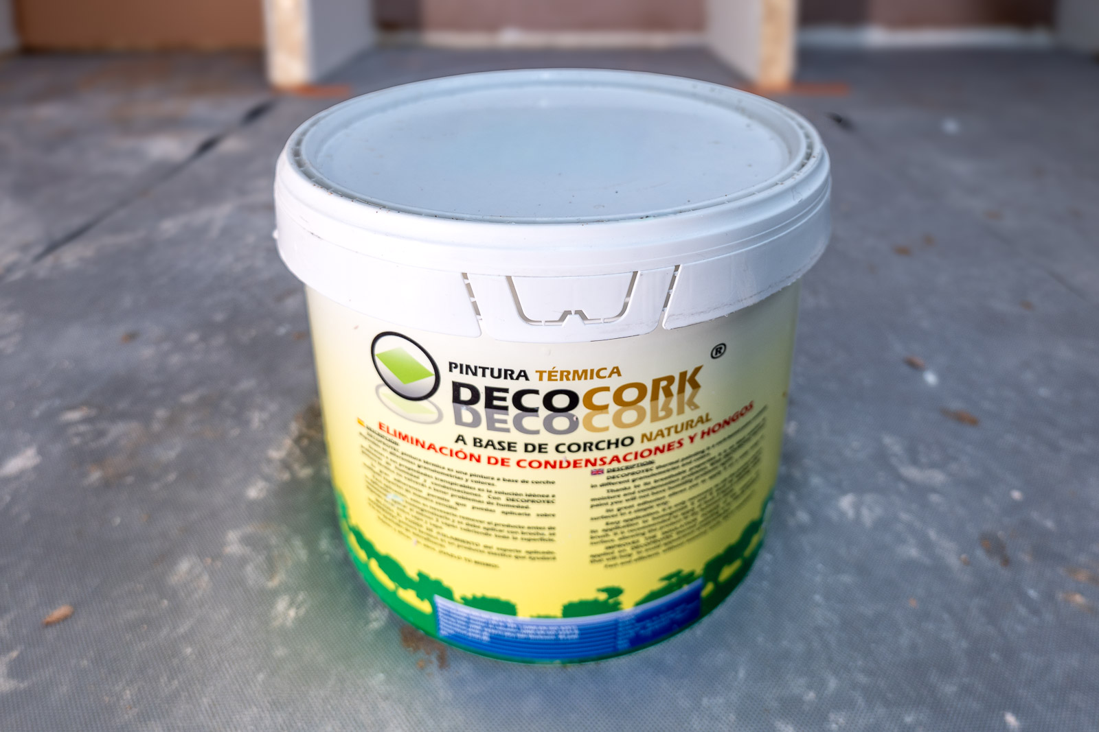 Genuine DECOCORK cork insulating paint packaging